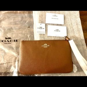 NWT!!! COACH brown wristlet wallet